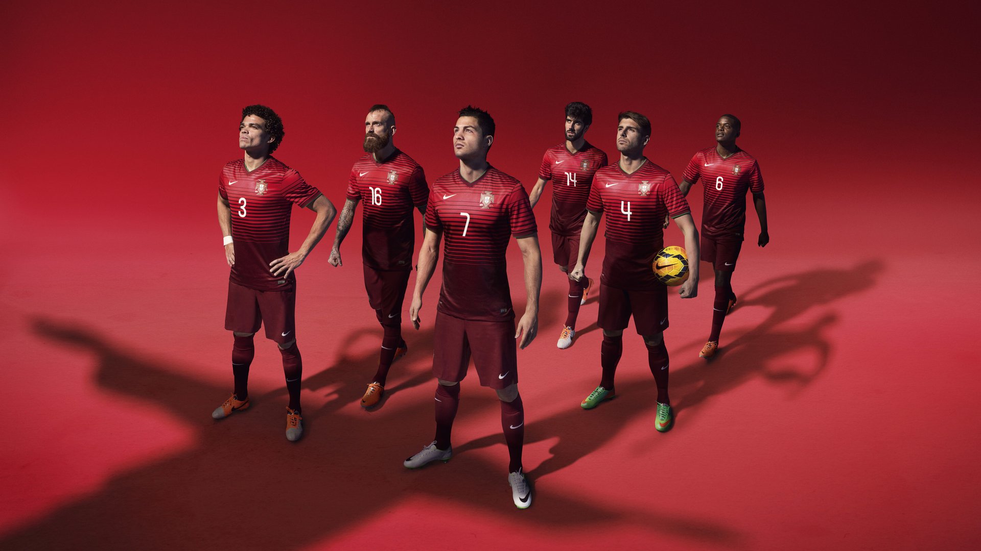 足球最伟大的10个进球，足球最伟大的10个进球是谁